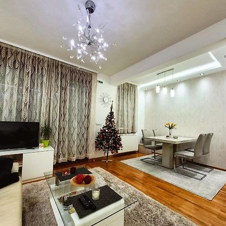 Apartment Joy Belgrado Esterno foto