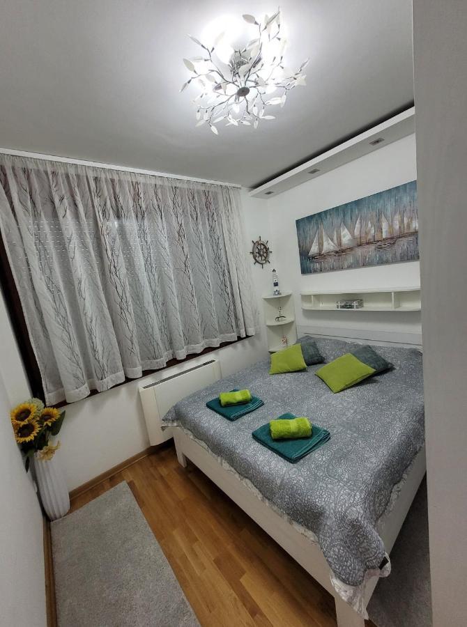 Apartment Joy Belgrado Esterno foto