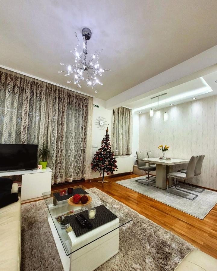 Apartment Joy Belgrado Esterno foto