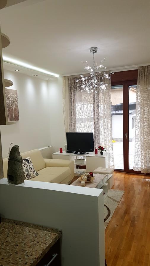 Apartment Joy Belgrado Esterno foto