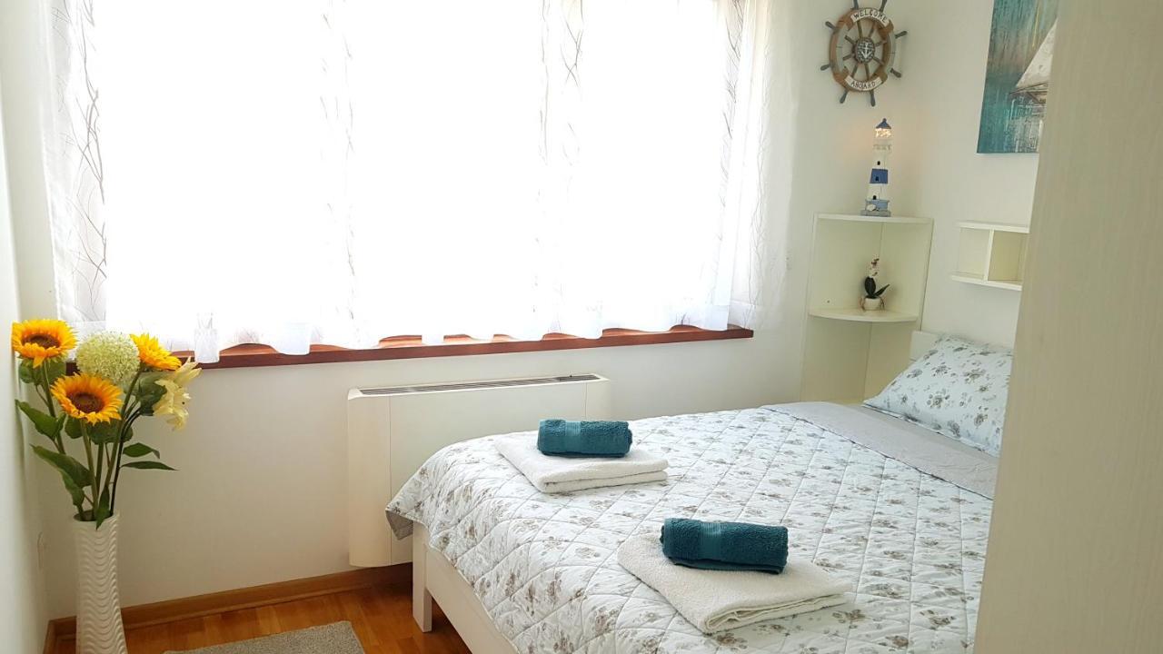 Apartment Joy Belgrado Esterno foto